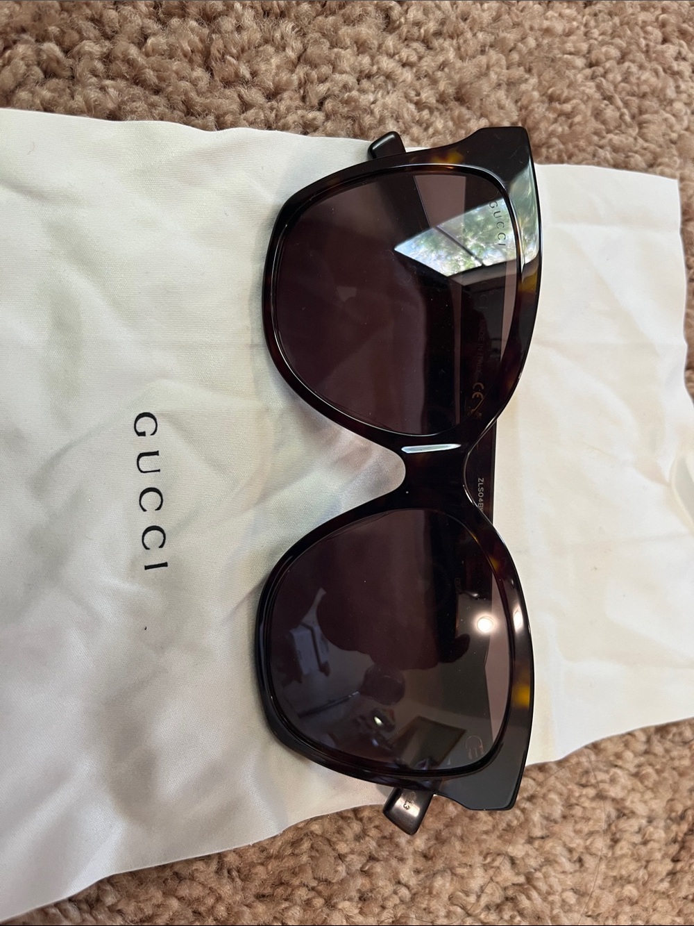 Gucci Tortoiseshell Black/Brown Cat-Eye Sunglasses - Picture 2 of 7